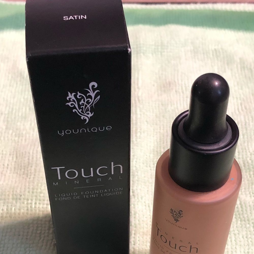 Younique liquid foundation